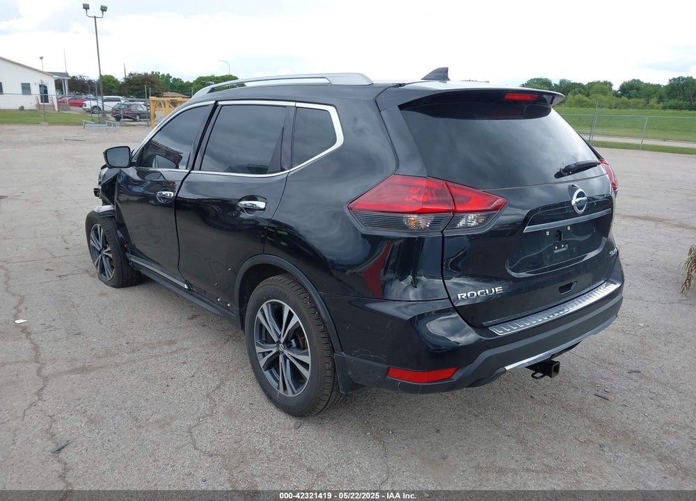 2018 NISSAN ROGUE VIN: 5N1AT2MV6JC835853