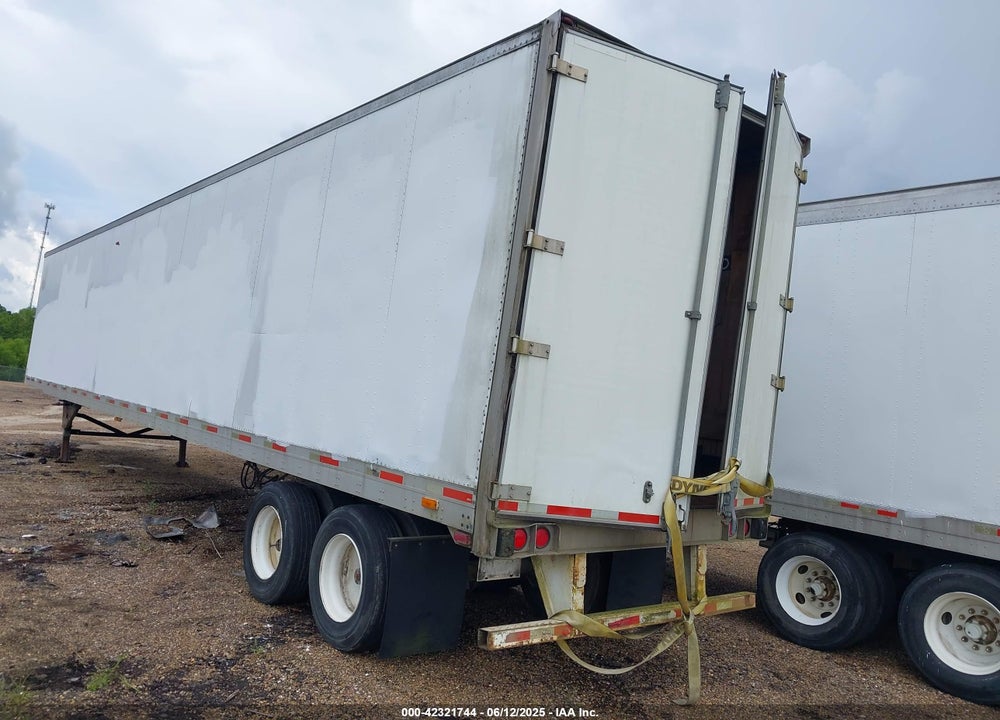 2005 UTILITY TRAILER MFG --- VIN: 1UYVS25385P631108