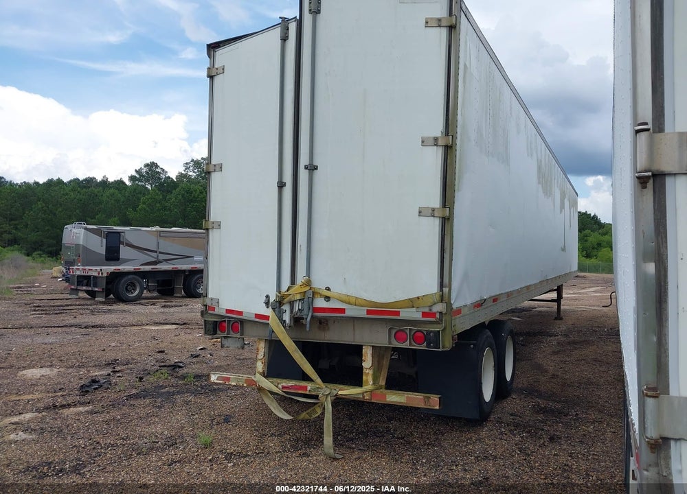 2005 UTILITY TRAILER MFG --- VIN: 1UYVS25385P631108