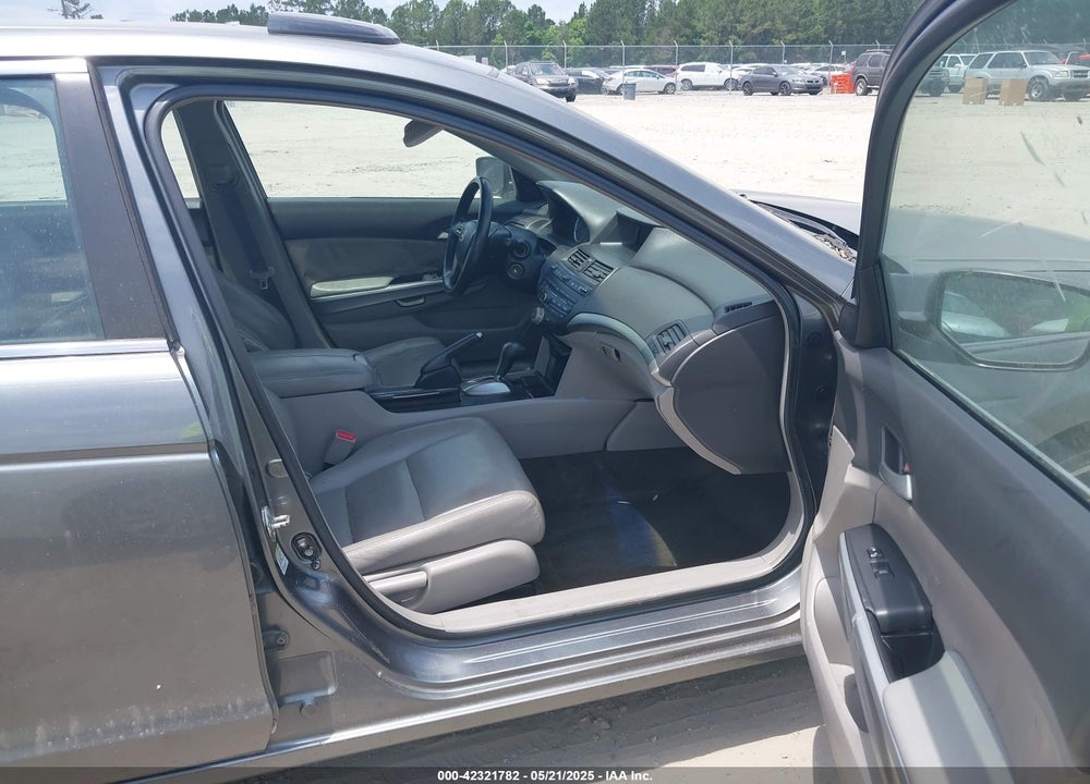 2009 HONDA ACCORD VIN: 1HGCP26809A085819