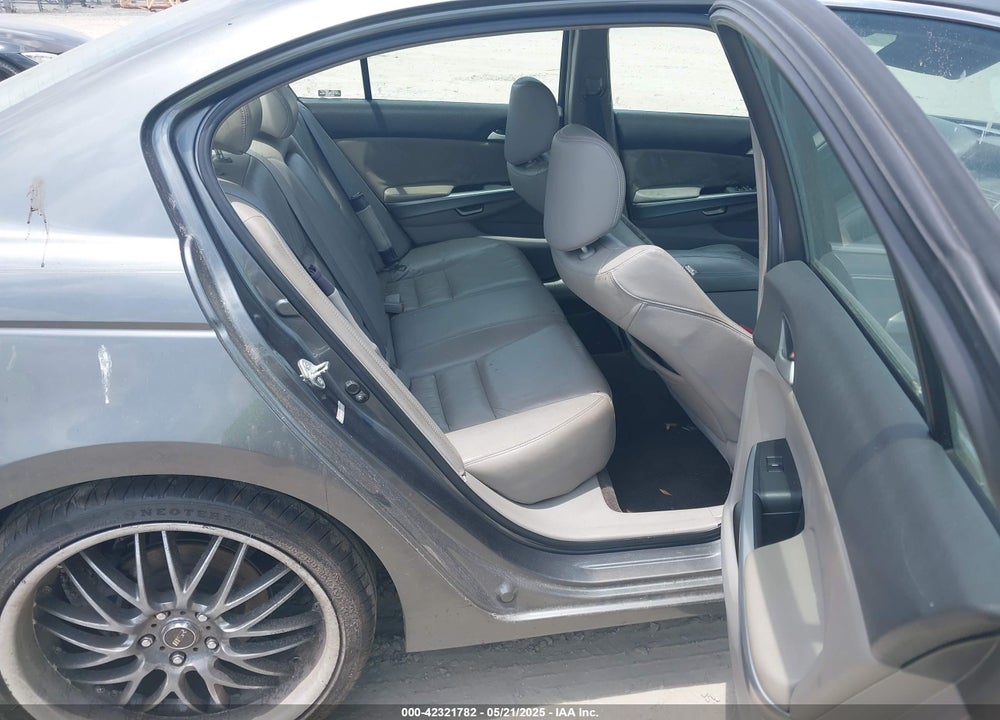 2009 HONDA ACCORD VIN: 1HGCP26809A085819
