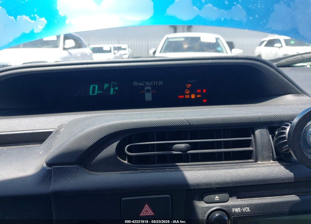 2013 TOYOTA PRIUS C ONE VIN: JTDKDTB3XD1555396