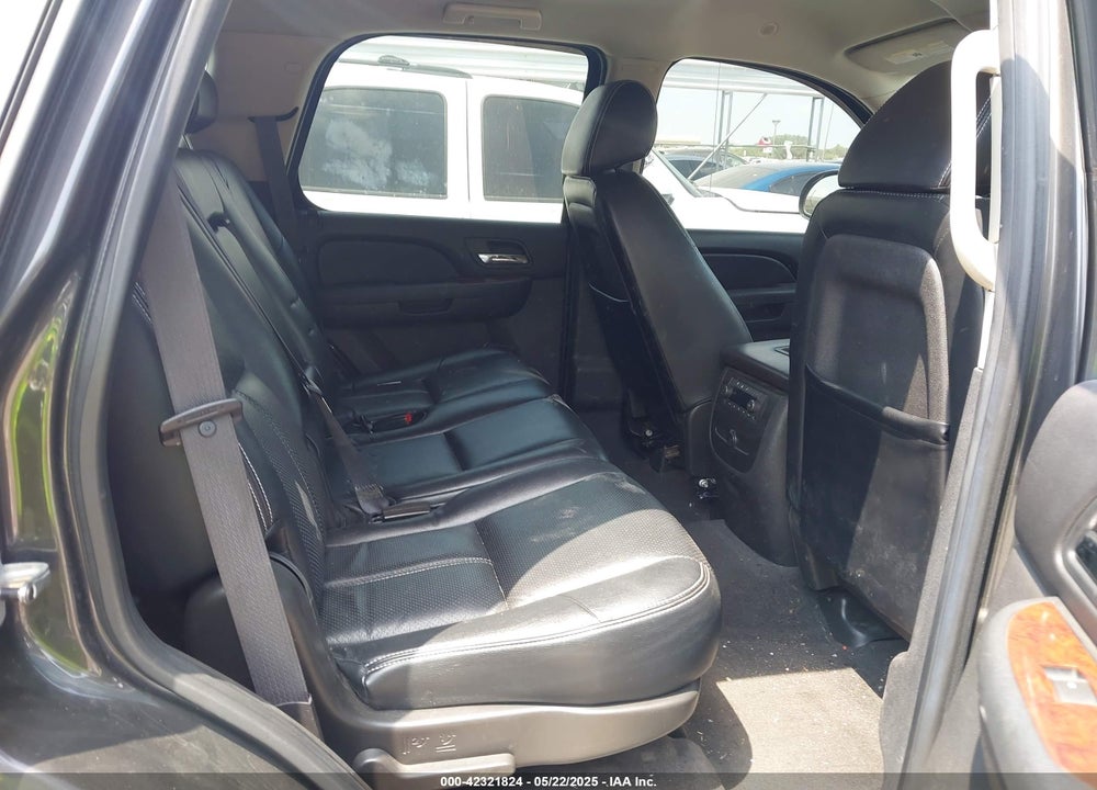 2010 CHEVROLET TAHOE LS VIN: 1GNUCAE02AR290222