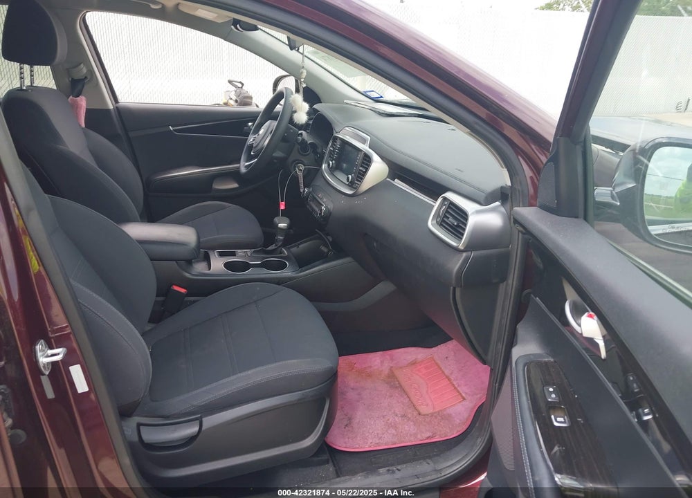 2019 KIA SORENTO 3.3L LX VIN: 5XYPG4A59KG497042
