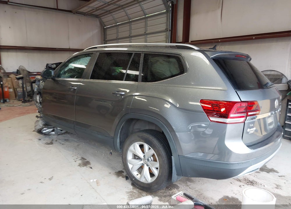 2018 VOLKSWAGEN ATLAS VIN: 1V2LR2CA5JC521085