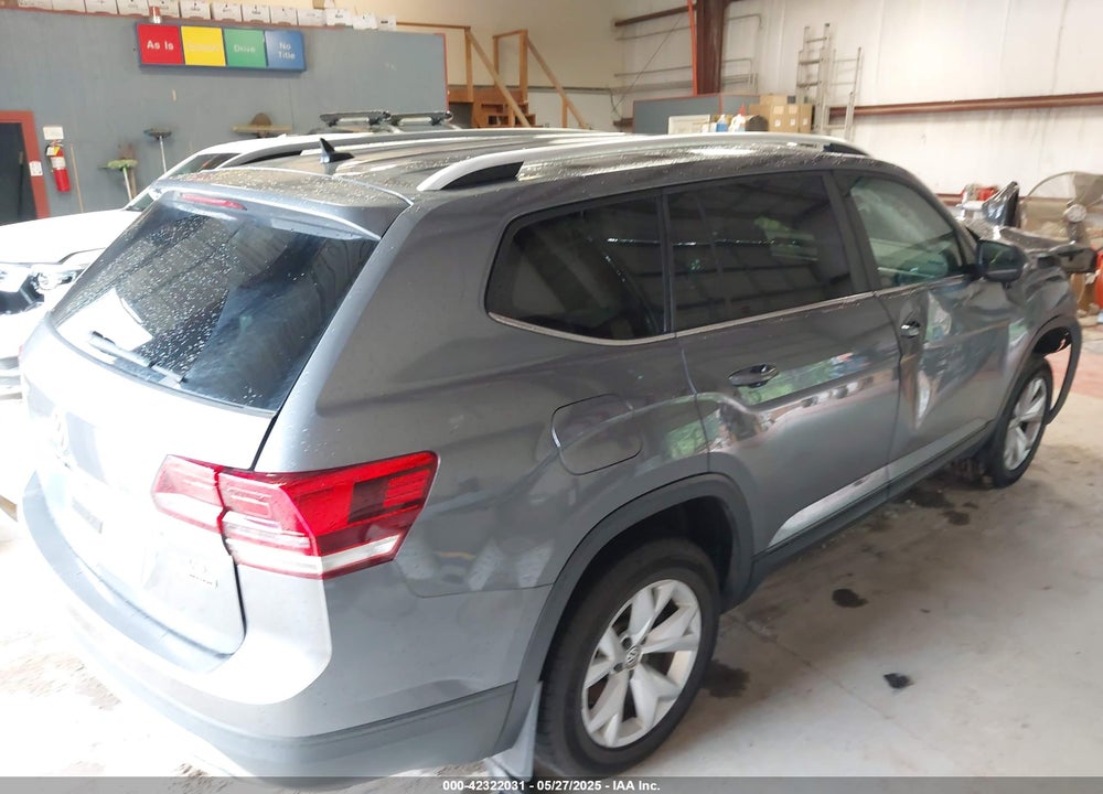 2018 VOLKSWAGEN ATLAS VIN: 1V2LR2CA5JC521085