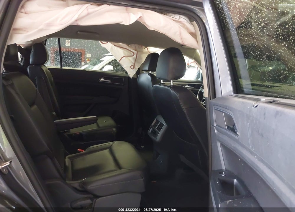 2018 VOLKSWAGEN ATLAS VIN: 1V2LR2CA5JC521085