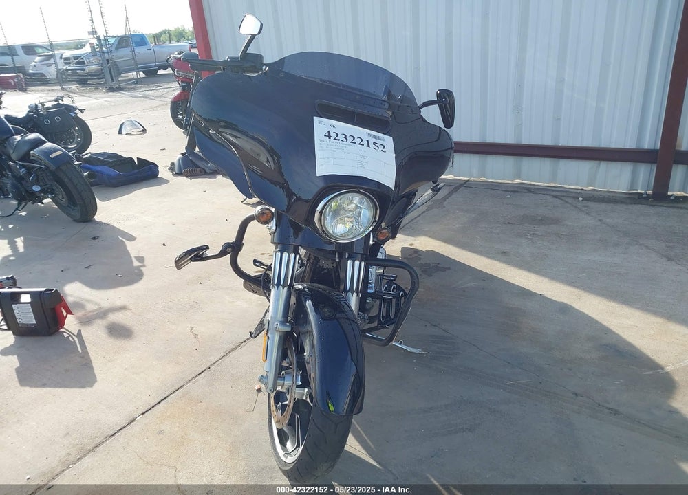 2017 HARLEY-DAVIDSON FLHX STREET GLIDE VIN: 1HD1KBC14HB657204