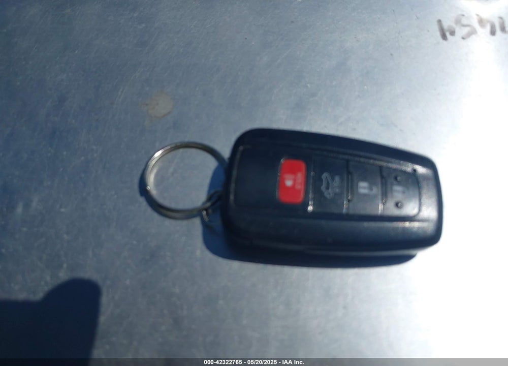 2021 TOYOTA RAV4 HYBRID XLE PREMIUM VIN: 4T3B6RFV3MU043652