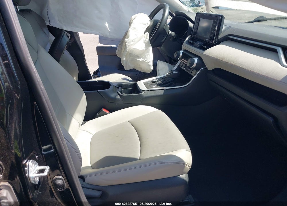 2021 TOYOTA RAV4 HYBRID XLE PREMIUM VIN: 4T3B6RFV3MU043652