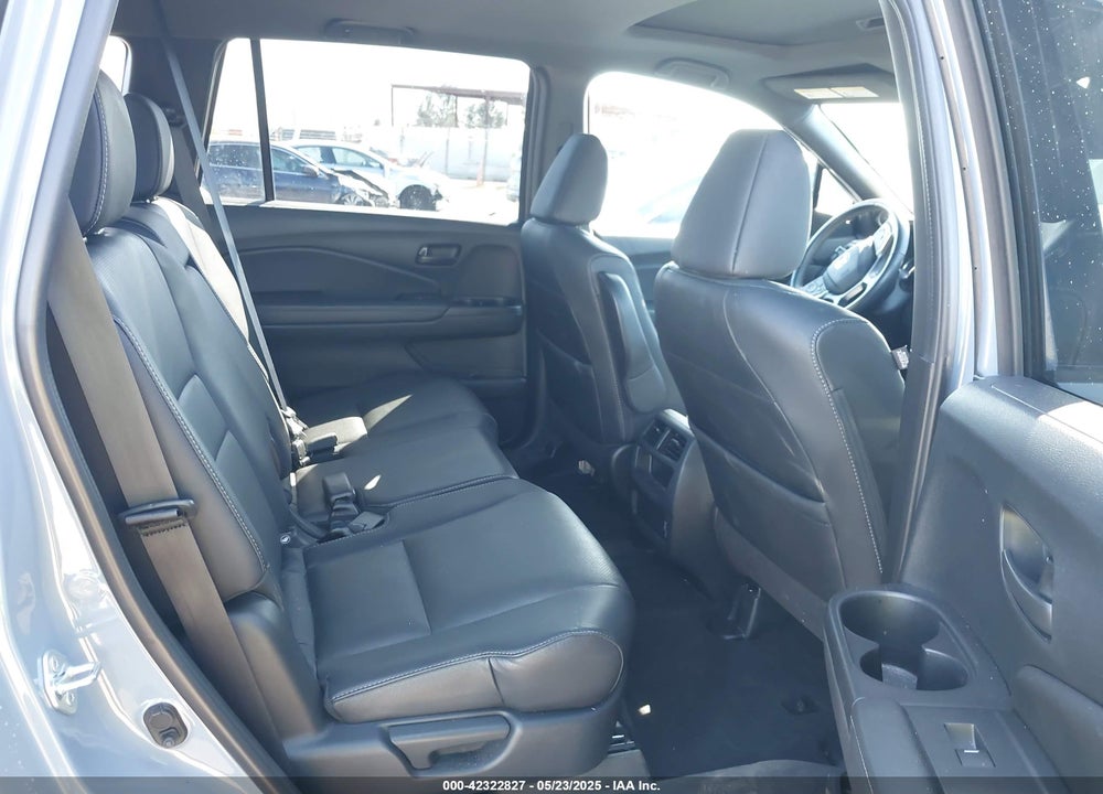 2022 HONDA PASSPORT 2WD EX-L VIN: 5FNYF7H52NB002772