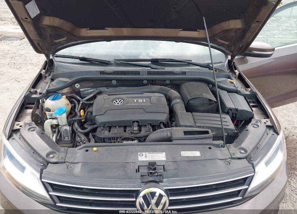 2015 VOLKSWAGEN JETTA VIN: 3VWD07AJXFM289988