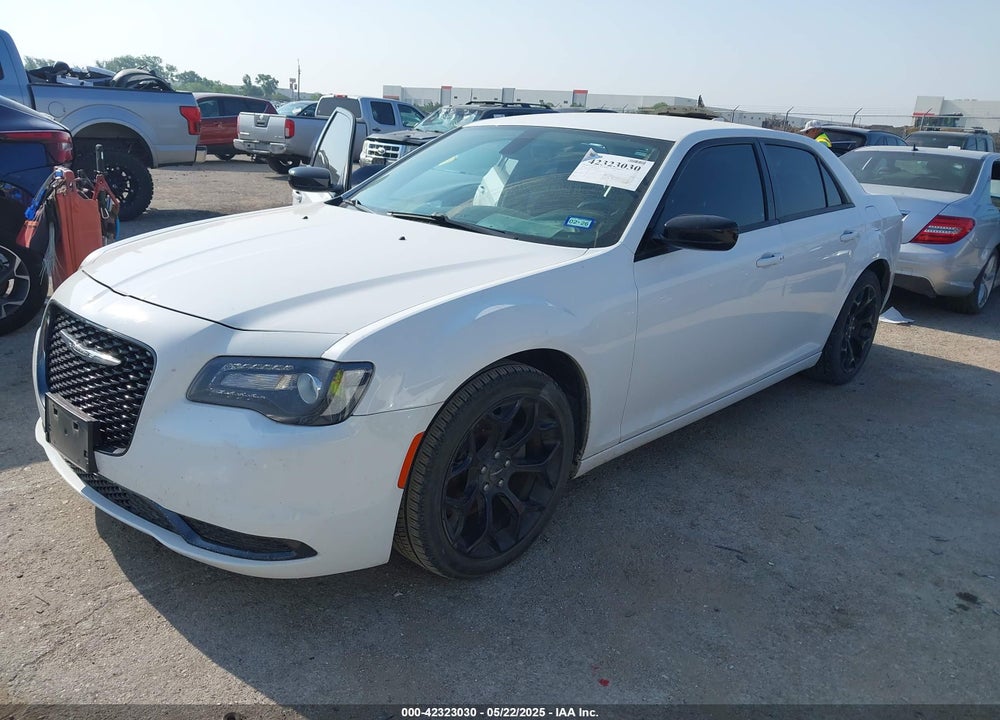 2019 CHRYSLER 300 VIN: 2C3CCAAG3KH589876