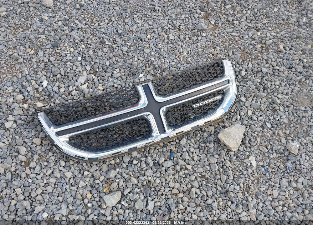2011 DODGE GRAND CARAVAN CREW VIN: 2D4RN5DG8BR748617