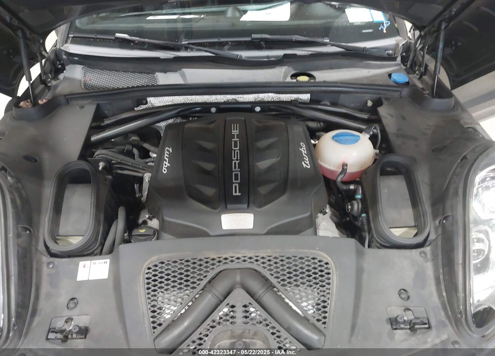 2015 PORSCHE MACAN VIN: WP1AF2A52FLB92570