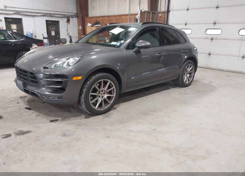 2015 PORSCHE MACAN VIN: WP1AF2A52FLB92570