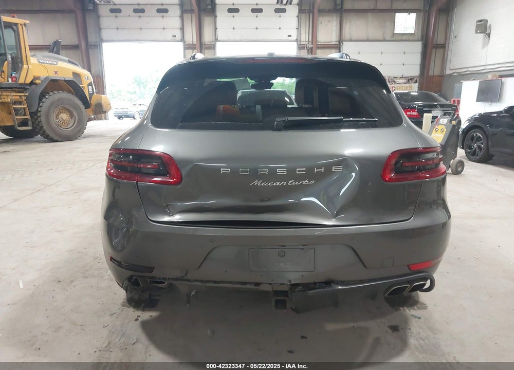 2015 PORSCHE MACAN VIN: WP1AF2A52FLB92570