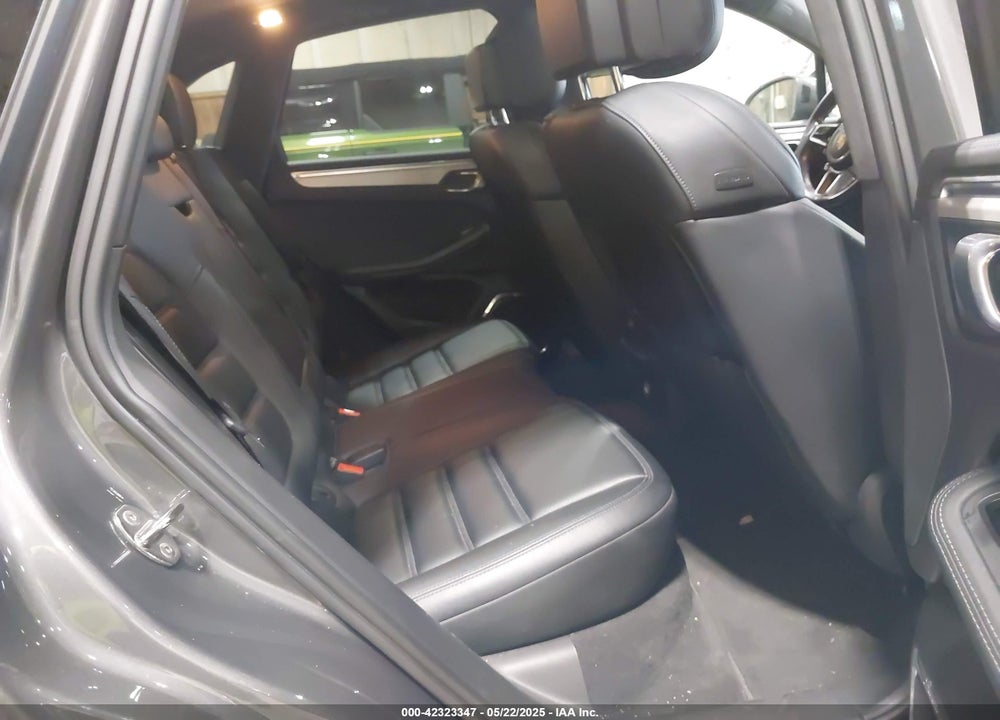2015 PORSCHE MACAN VIN: WP1AF2A52FLB92570