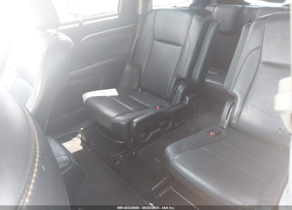 2015 TOYOTA HIGHLANDER LIMITED PLATINUM V6/LIMITED V6 VIN: 5TDDKRFH0FS164173