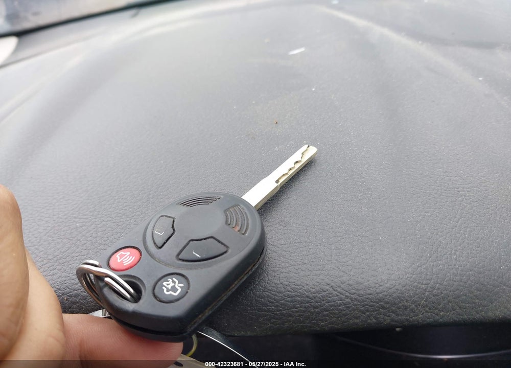 2015 FORD FOCUS VIN: 1FADP3F27FL204413