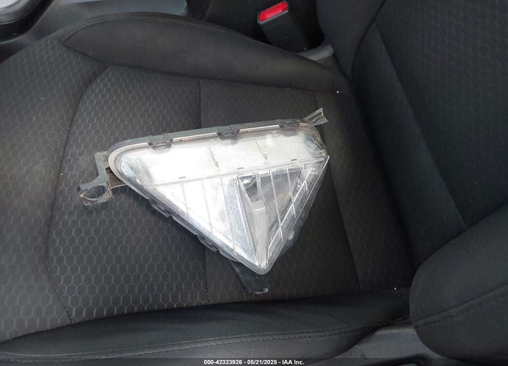 2019 HYUNDAI ELANTRA VIN: 5NPD74LF8KH411799