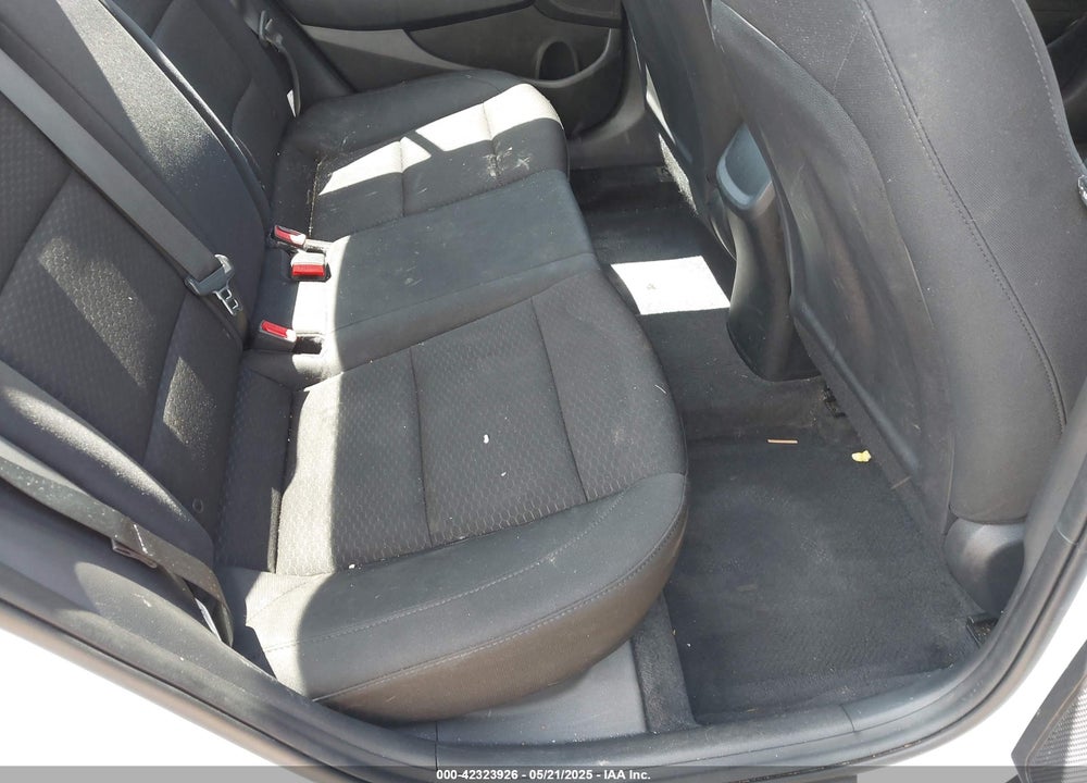 2019 HYUNDAI ELANTRA VIN: 5NPD74LF8KH411799