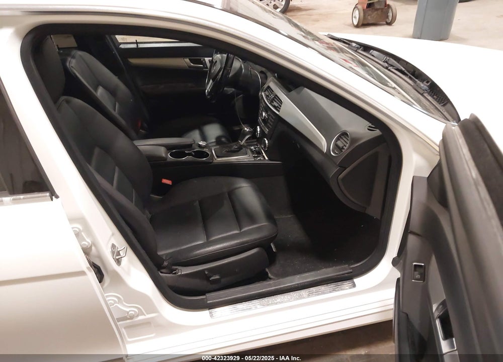 2013 MERCEDES-BENZ C CLASS VIN: WDDGF8AB3DR297543