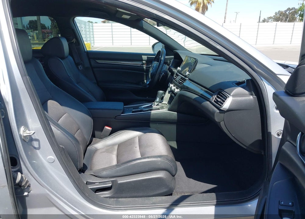 2019 HONDA ACCORD SEDAN VIN: 1HGCV1F35KA051787