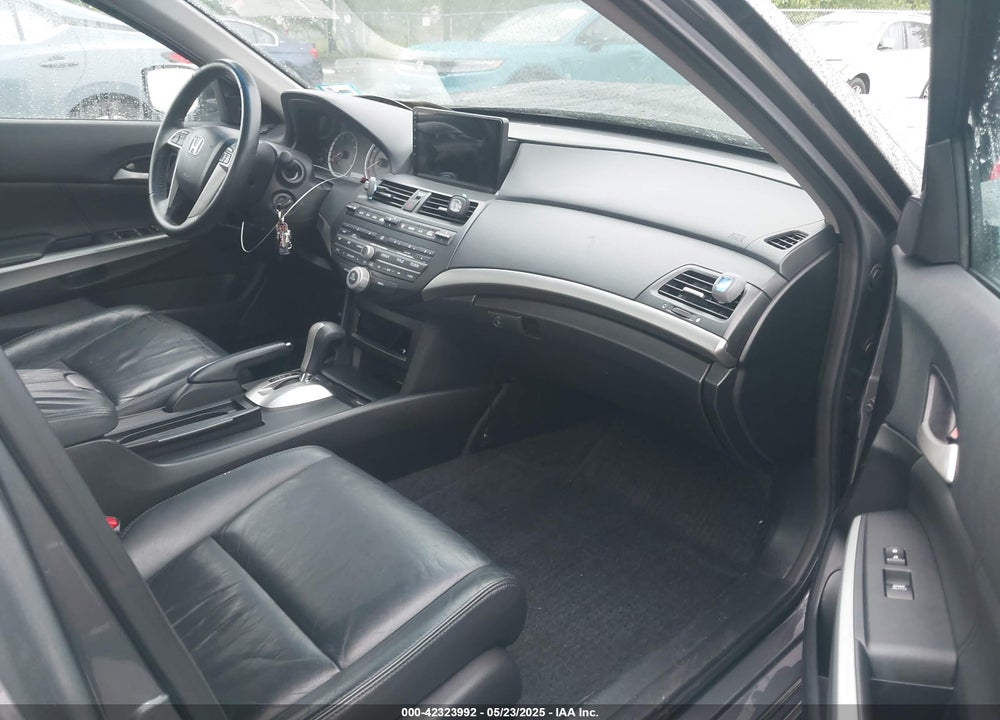 2009 HONDA ACCORD VIN: 1HGCP26819A055776
