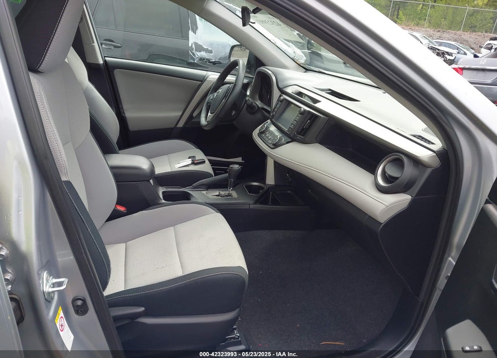 2017 TOYOTA RAV4 XLE VIN: 2T3RFREV9HW619959