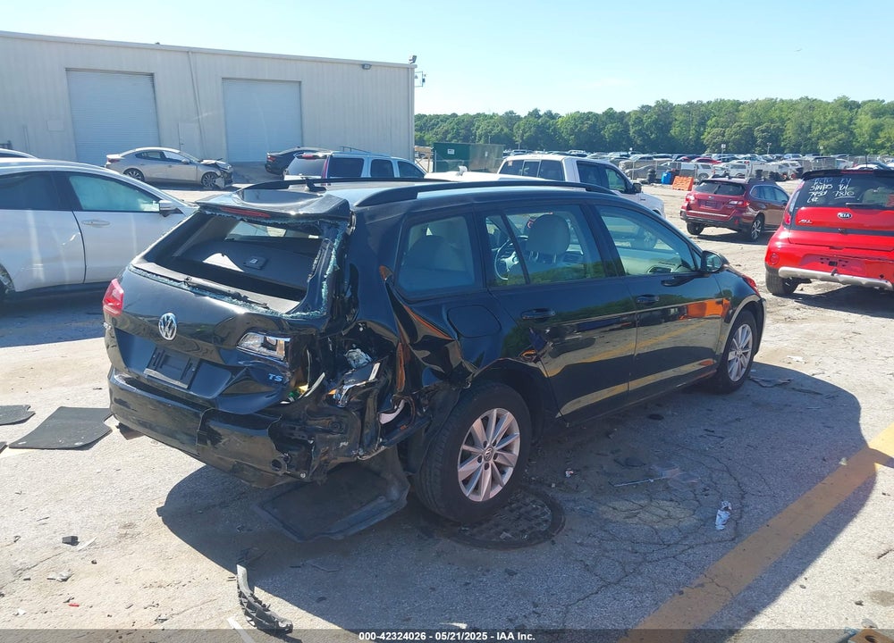 2016 VOLKSWAGEN GOLF SPORTWAGEN VIN: 3VWC17AU7GM502111