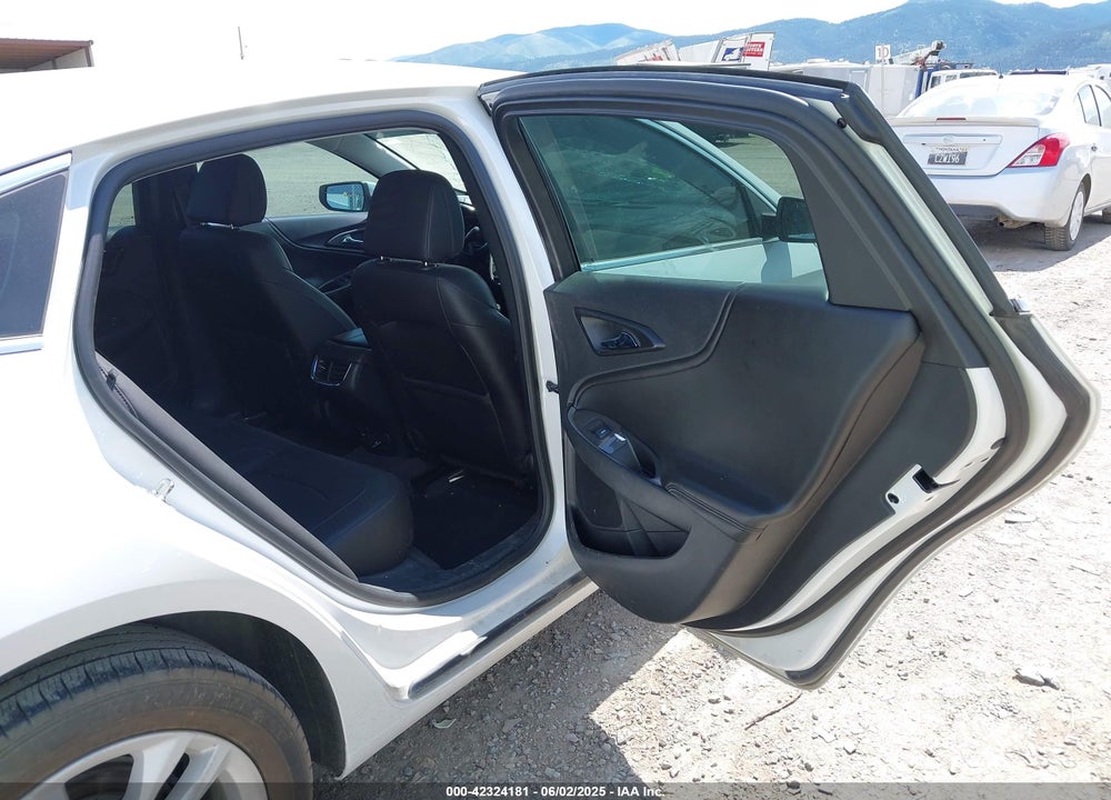 2018 CHEVROLET MALIBU VIN: 1G1ZD5ST1JF244845