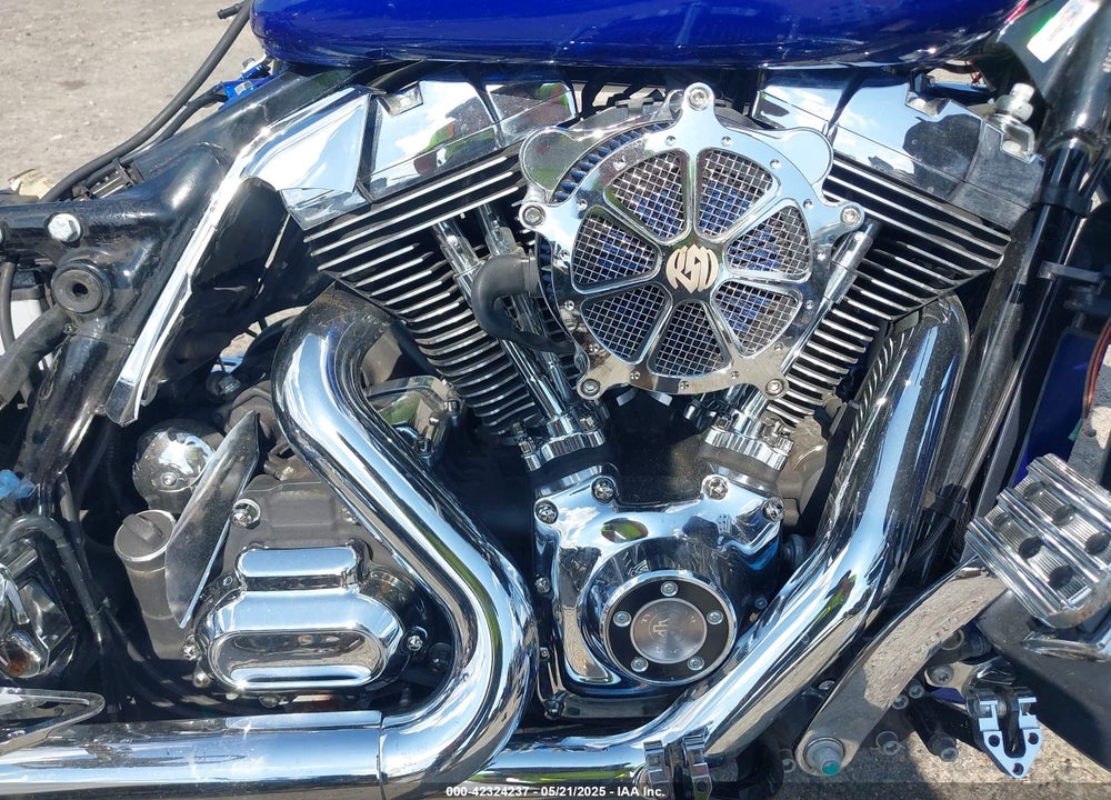 2015 HARLEY-DAVIDSON FLHXS STREET GLIDE SPECIAL VIN: 1HD1KRM15FB666031