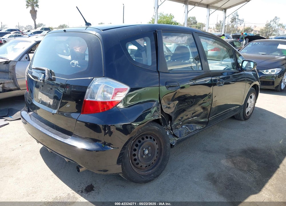 2013 HONDA FIT VIN: JHMGE8G30DC027345