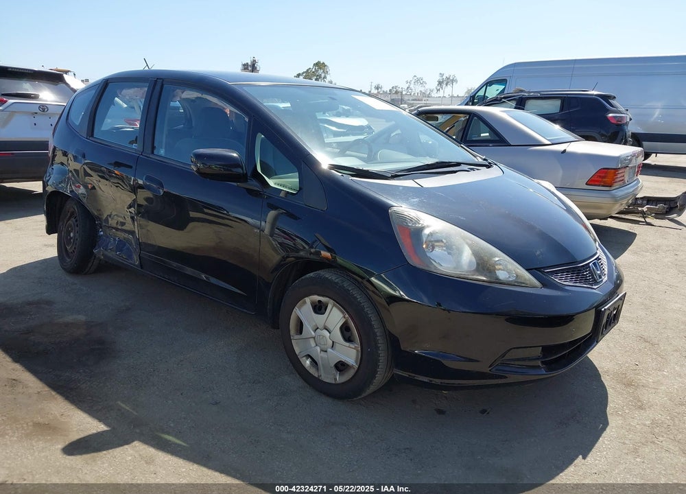 2013 HONDA FIT VIN: JHMGE8G30DC027345