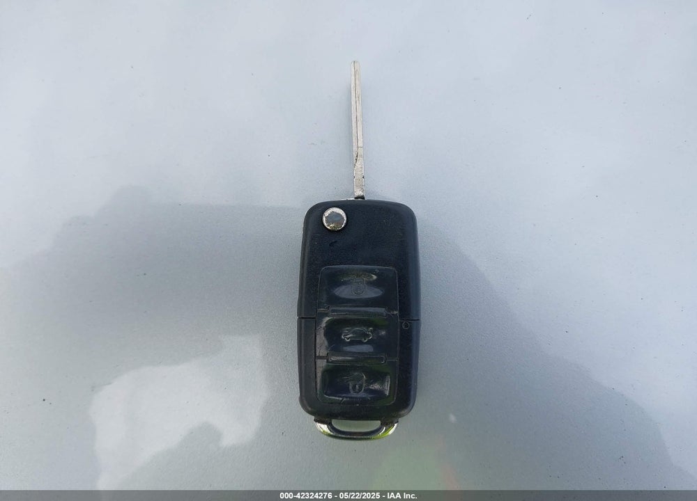 2010 VOLKSWAGEN NEW BEETLE VIN: 3VWPG3AG9AM020315