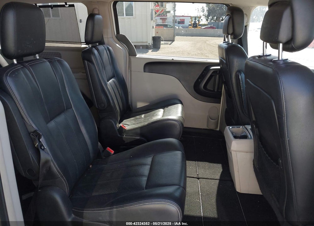 2012 CHRYSLER TOWN & COUNTRY VIN: 2C4RC1CGXCR152259