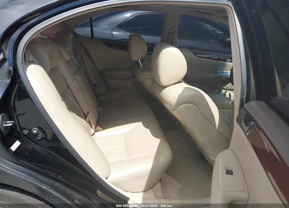2002 LEXUS ES 300 VIN: JTHBF30G925030477