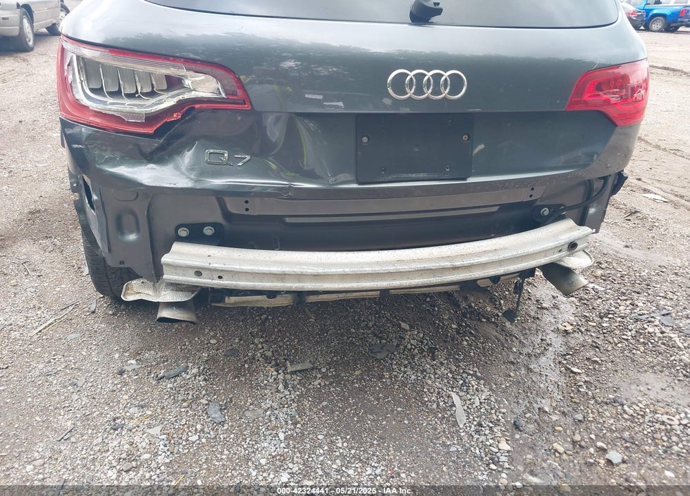 2011 AUDI Q7 VIN: WA1LGAFE5BD008621