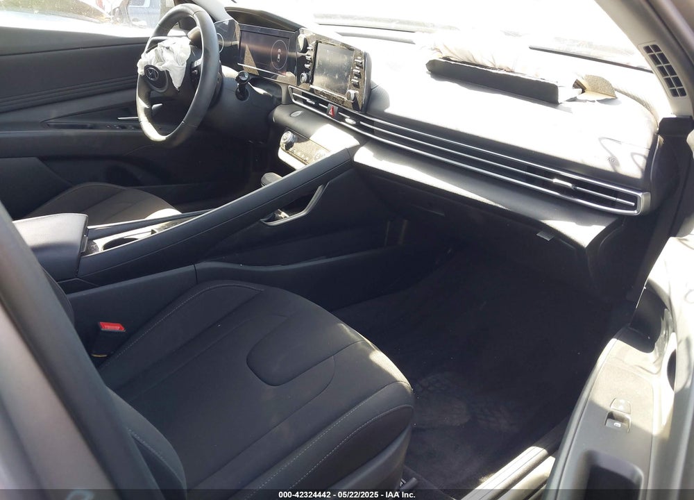 2021 HYUNDAI ELANTRA VIN: KMHLS4AG1MU211633