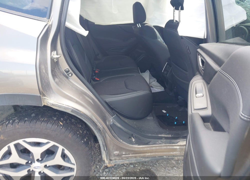 2019 SUBARU FORESTER VIN: JF2SKAGC5KH553063