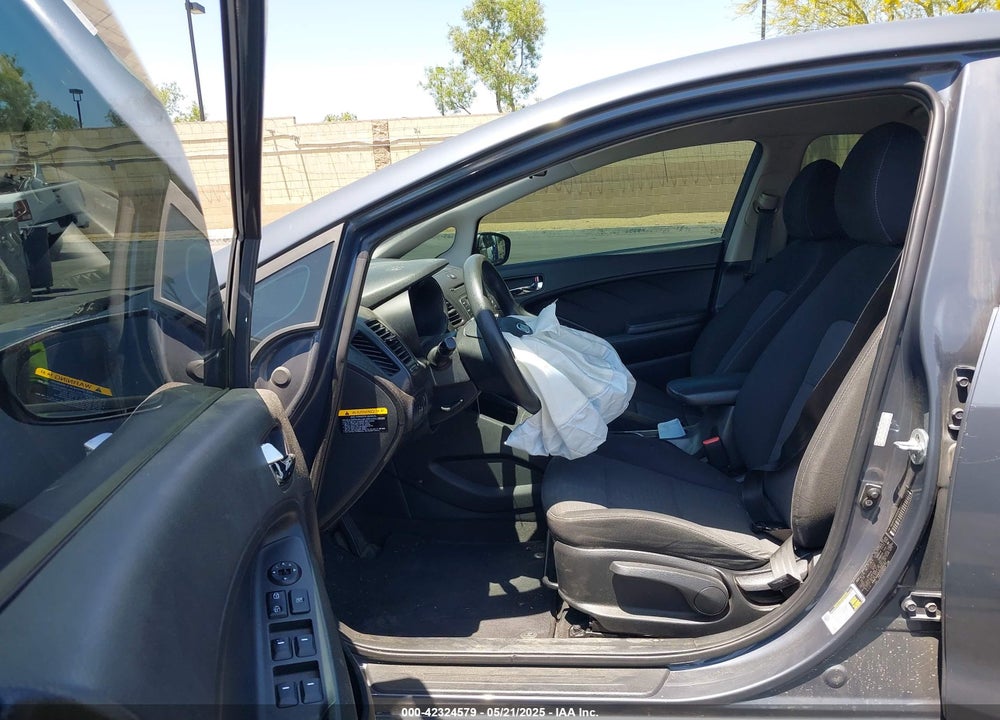 2016 KIA FORTE LX VIN: KNAFX4A61G5583267