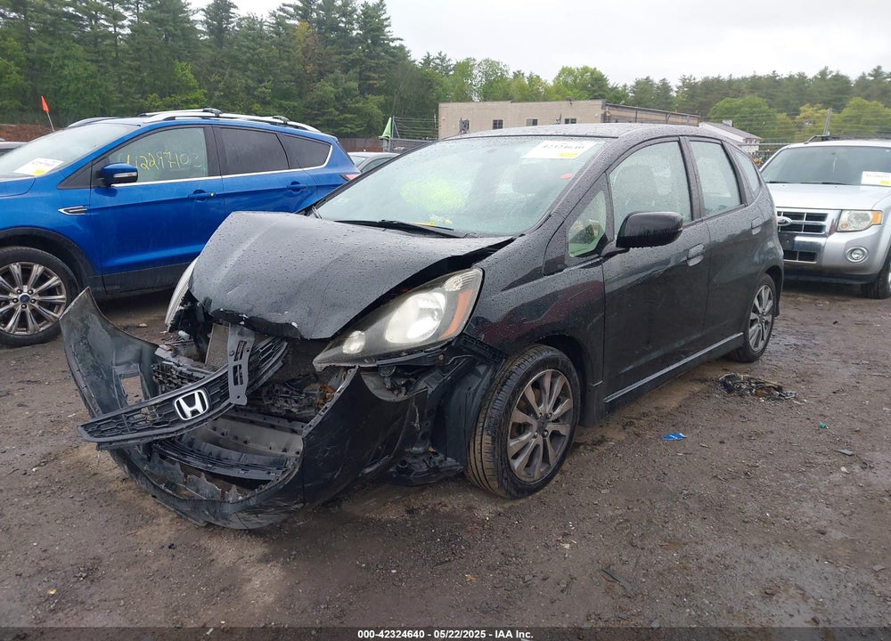 2013 HONDA FIT SPORT VIN: JHMGE8H51DC011106