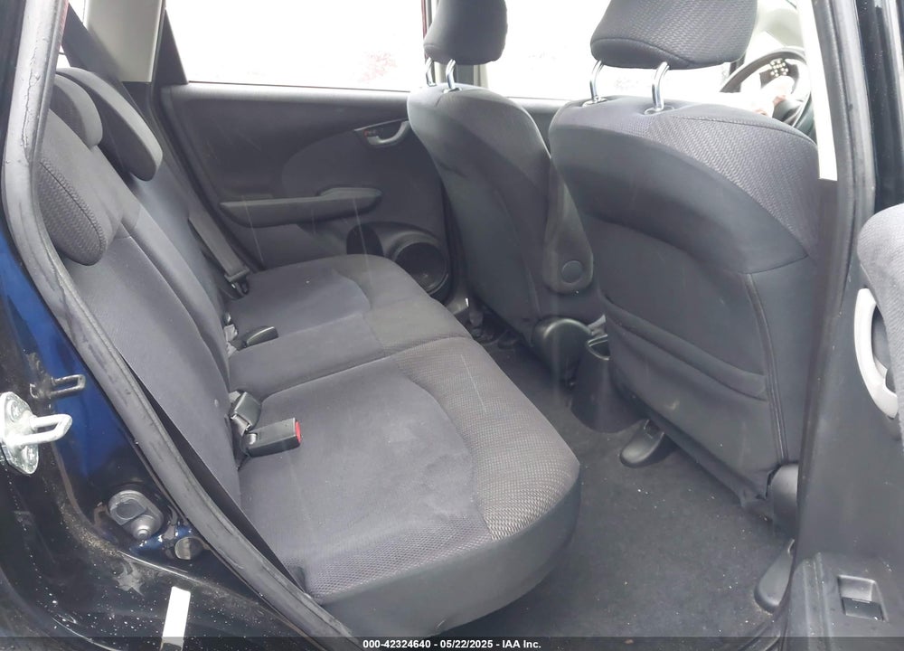 2013 HONDA FIT SPORT VIN: JHMGE8H51DC011106