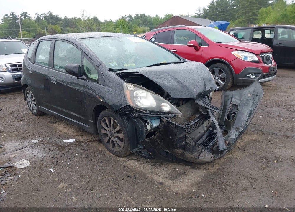 2013 HONDA FIT SPORT VIN: JHMGE8H51DC011106