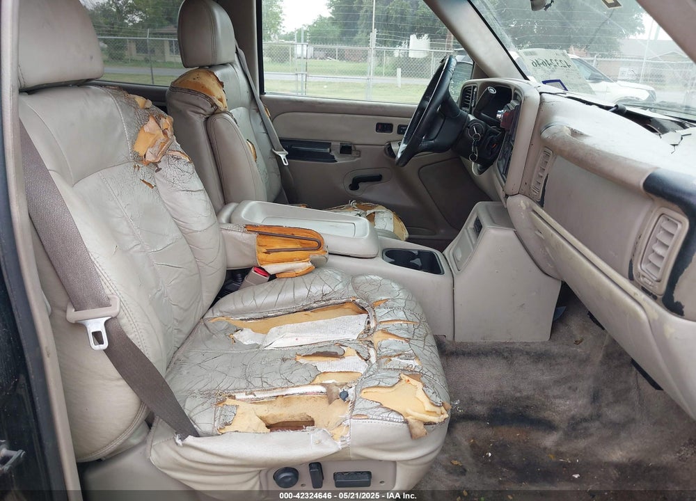 2002 CHEVROLET TAHOE LT VIN: 1GNEC13ZX2R279380