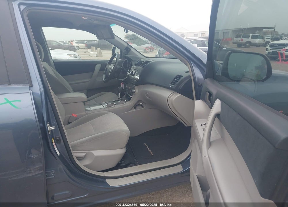 2011 TOYOTA HIGHLANDER SE VIN: 5TDZA3EH6BS008995