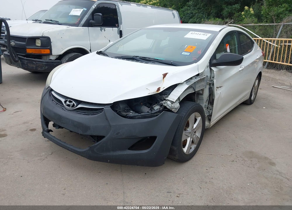 2013 HYUNDAI ELANTRA VIN: 5NPDH4AE3DH343521