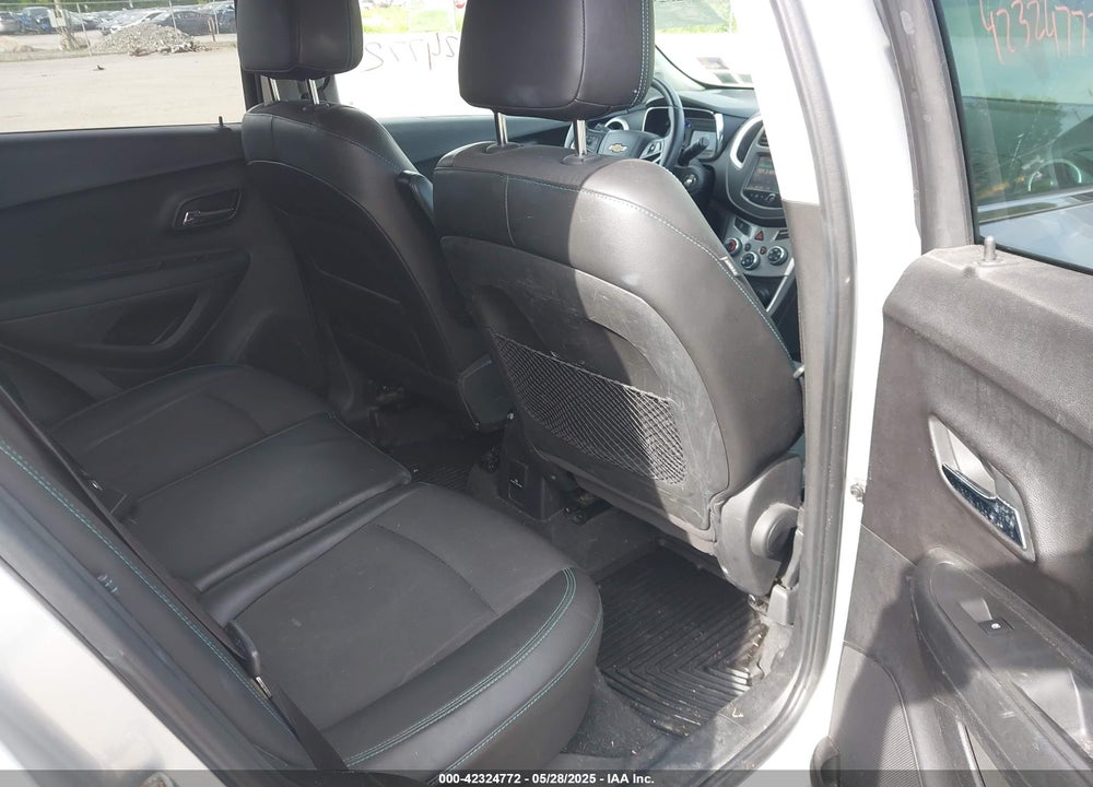 2015 CHEVROLET TRAX VIN: 3GNCJRSB4FL201061