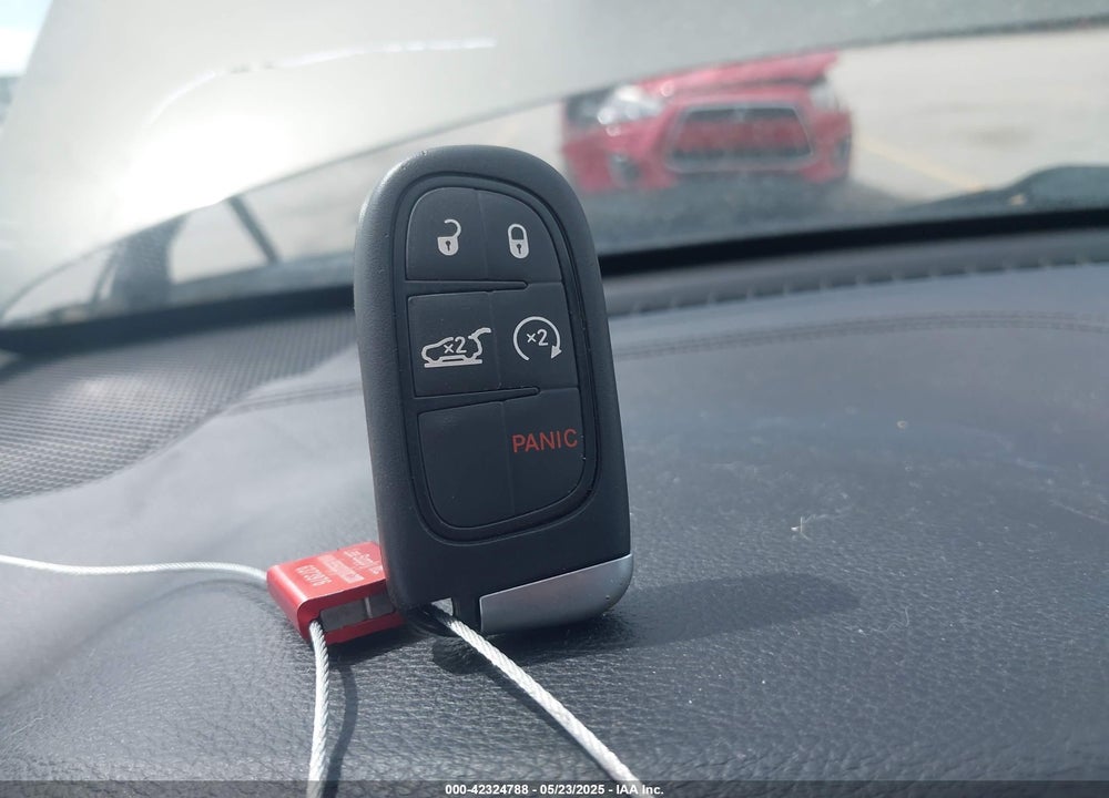 2015 JEEP CHEROKEE VIN: 1C4PJLCB4FW567019